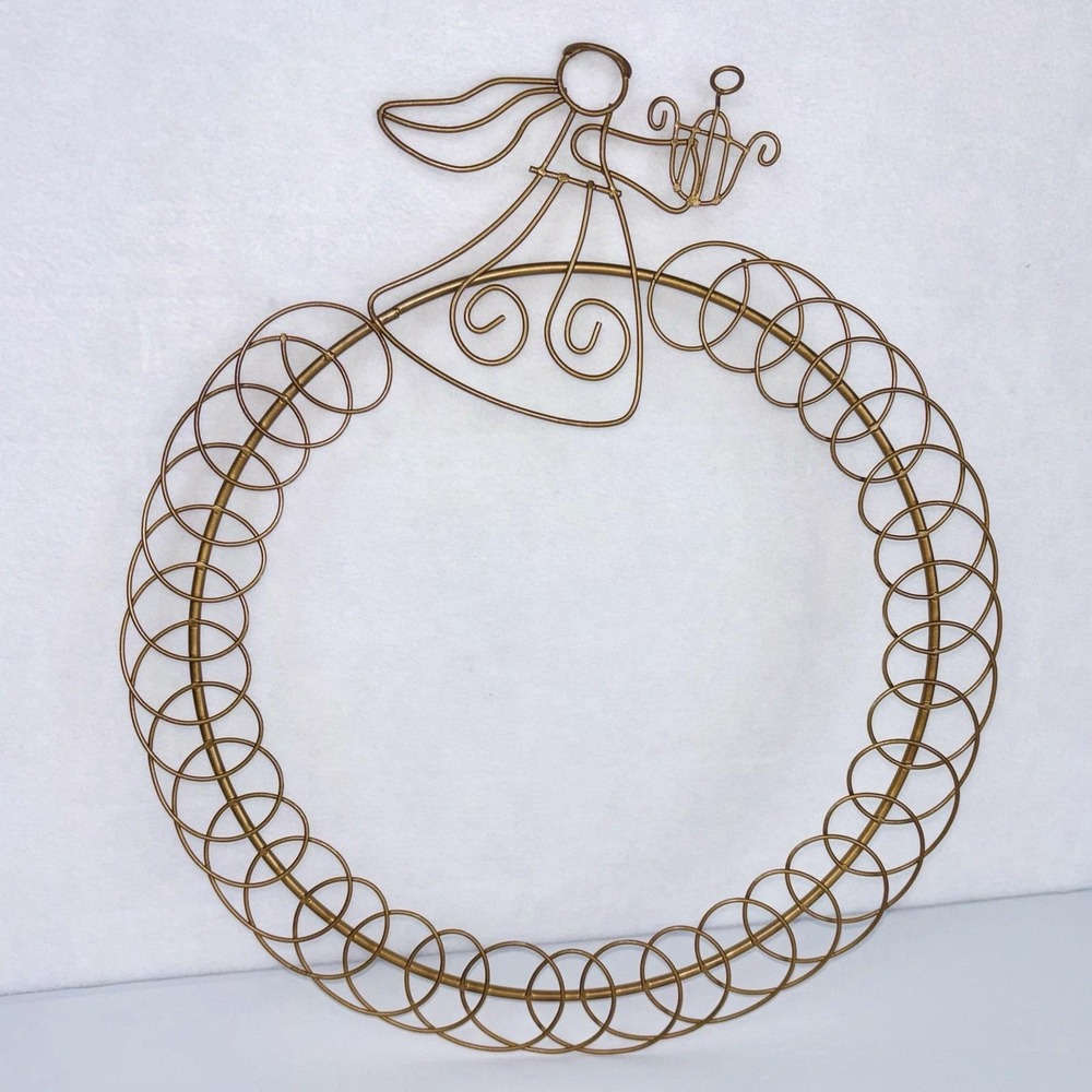 Vintage Angel Wire Art Photo Holder Card Holder Wall Wreath Gold Tone 12x14”